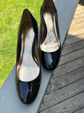 New/never worn Coach Women’s Black Patent Round-Toe Heels Size 10 B